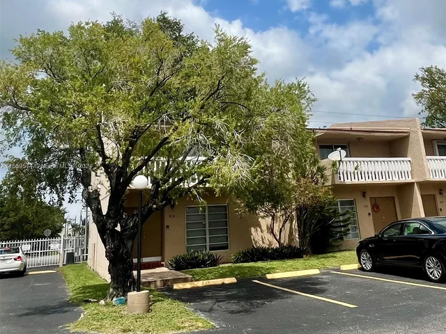 9420 SW 170th St # 201, Palmetto Bay FL 33157