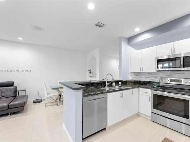 16554 SW 71st Ter # 16554, Miami FL 33193