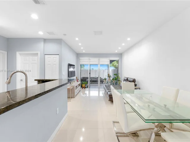 16554 SW 71st Ter # 16554, Miami FL 33193