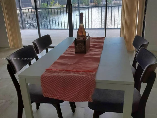 8350 Dundee Ter, Miami Lakes FL 33016