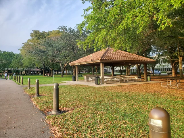 8350 Dundee Ter, Miami Lakes FL 33016