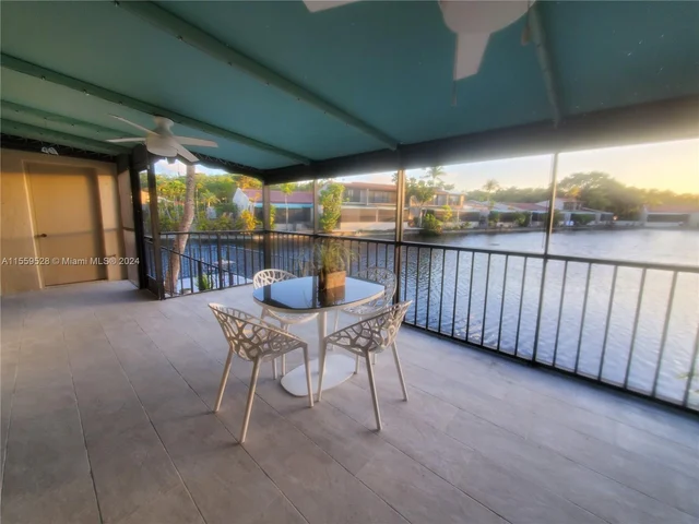 8350 Dundee Ter, Miami Lakes FL 33016