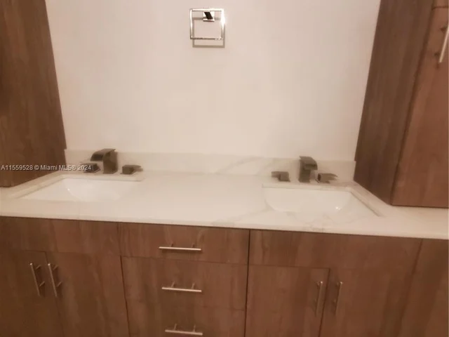 8350 Dundee Ter, Miami Lakes FL 33016