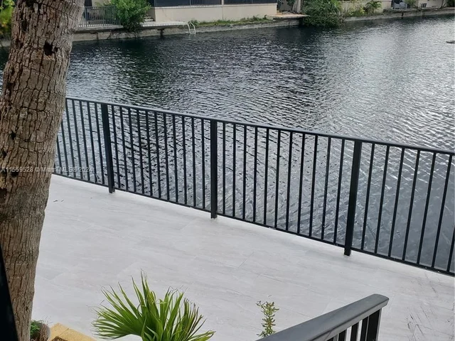 8350 Dundee Ter, Miami Lakes FL 33016