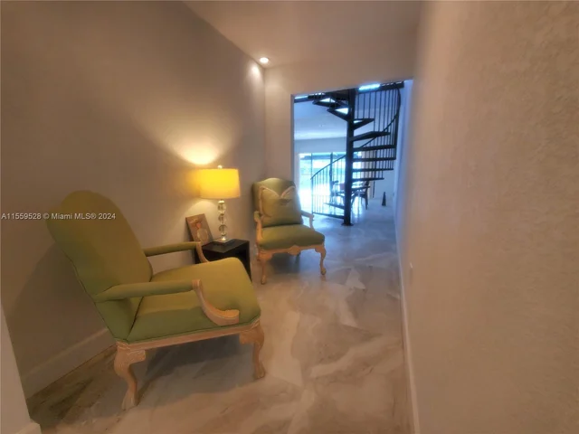 8350 Dundee Ter, Miami Lakes FL 33016