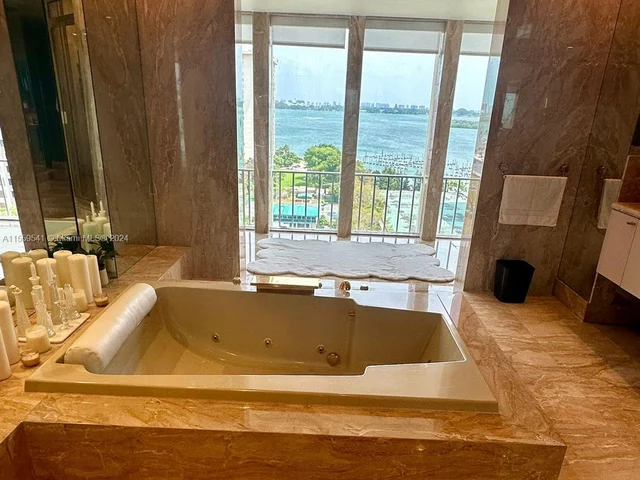 11111 Biscayne Blvd # G, Miami FL 33181