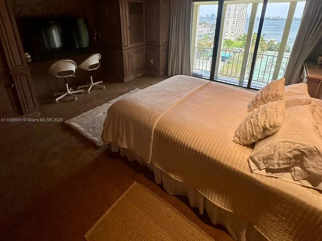 11111 Biscayne Blvd # G, Miami FL 33181