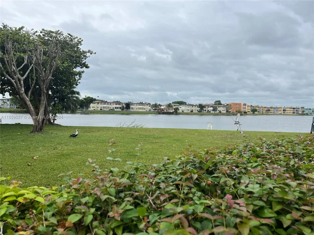 1750 NE 191st St # 4, Miami FL 33179