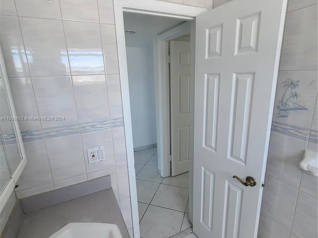 716 Michigan Ave # 501, Miami Beach FL 33139