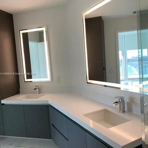 851 NE 1st Ave # 2110, Miami FL 33132