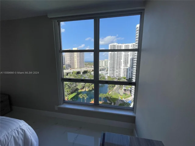 3600 Mystic Pointe Dr, Aventura FL 33180