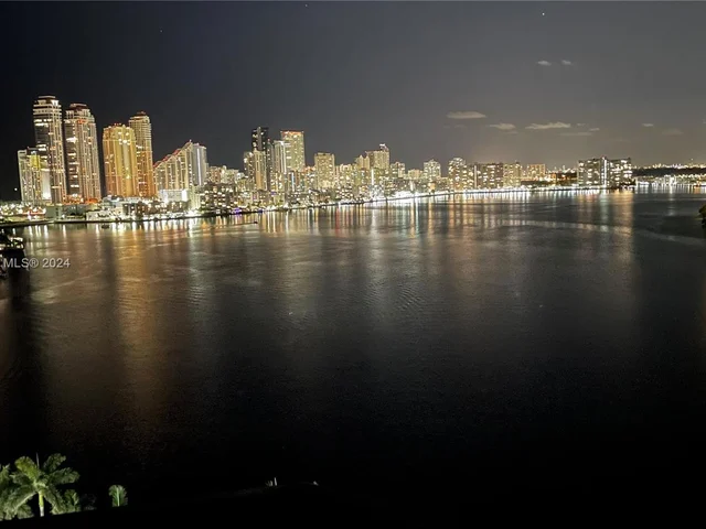 3600 Mystic Pointe Dr, Aventura FL 33180