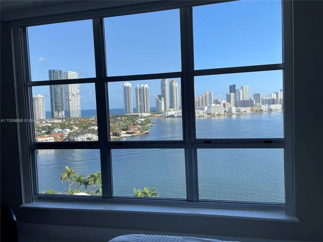 3600 Mystic Pointe Dr, Aventura FL 33180