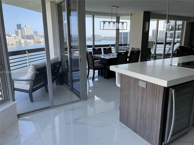 3600 Mystic Pointe Dr, Aventura FL 33180