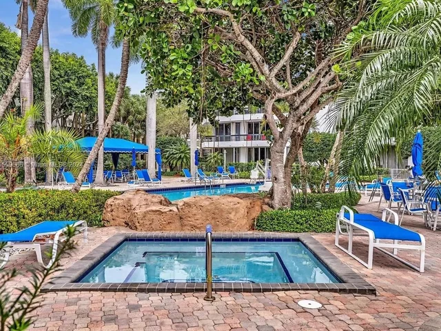 3600 Mystic Pointe Dr, Aventura FL 33180