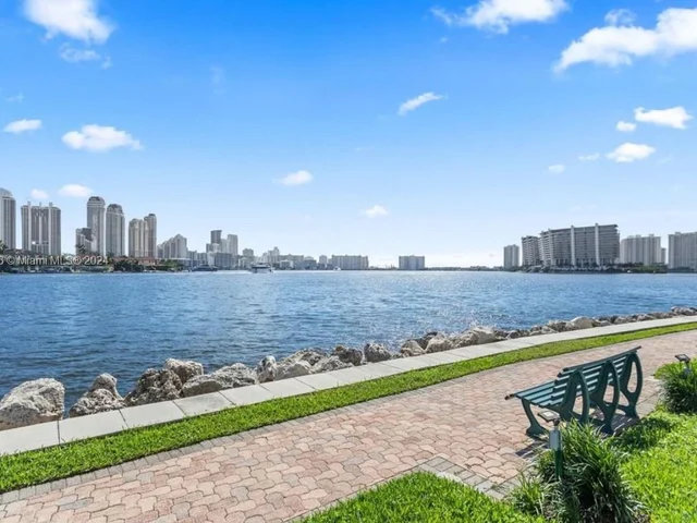 3600 Mystic Pointe Dr, Aventura FL 33180