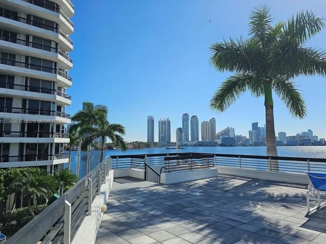 3600 Mystic Pointe Dr, Aventura FL 33180