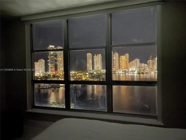 3600 Mystic Pointe Dr, Aventura FL 33180