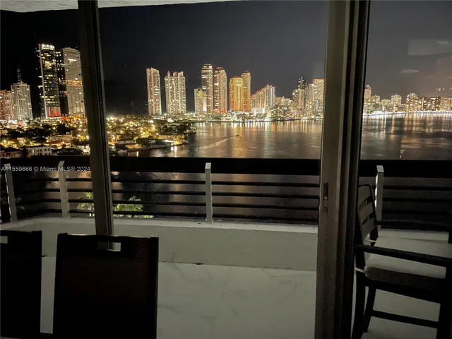 3600 Mystic Pointe Dr, Aventura FL 33180