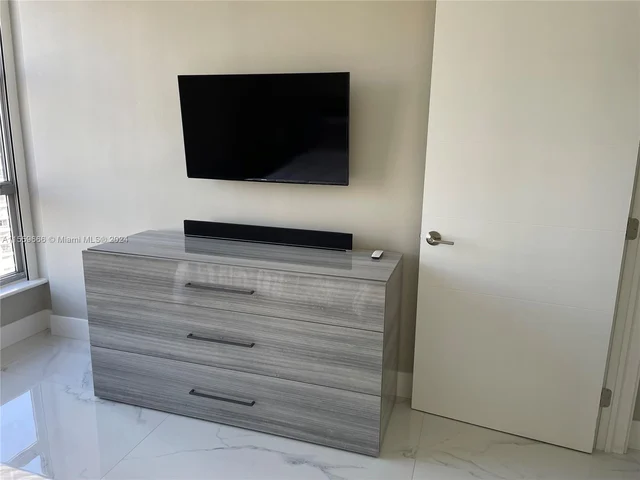 3600 Mystic Pointe Dr, Aventura FL 33180