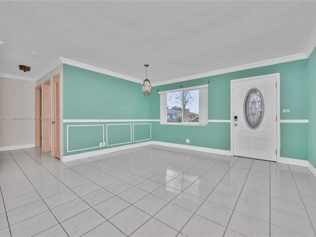 4301 NW 46th St, Tamarac FL 33319