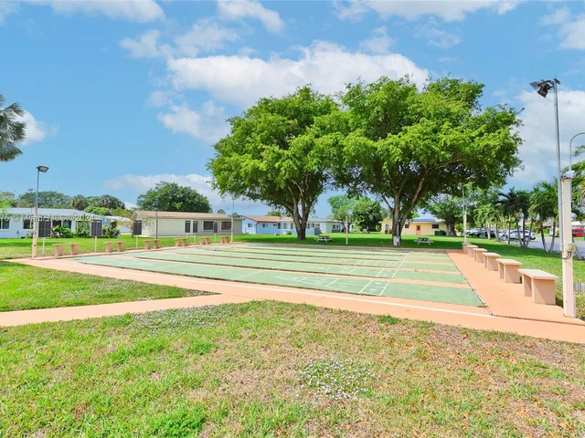 4301 NW 46th St, Tamarac FL 33319