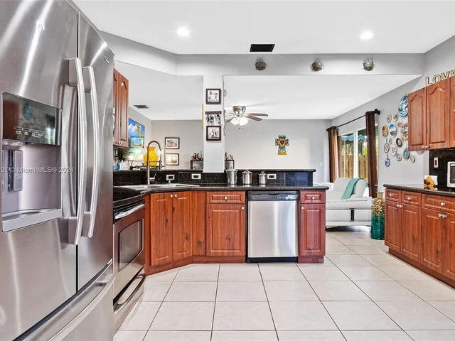 6014 SW 160th Ave, Miami FL 33193