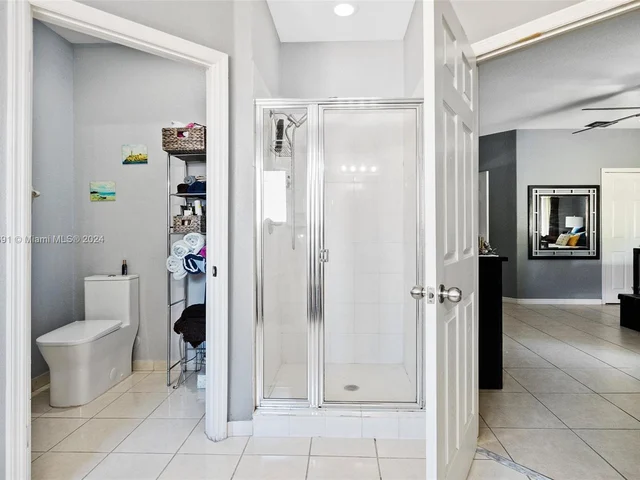 6014 SW 160th Ave, Miami FL 33193