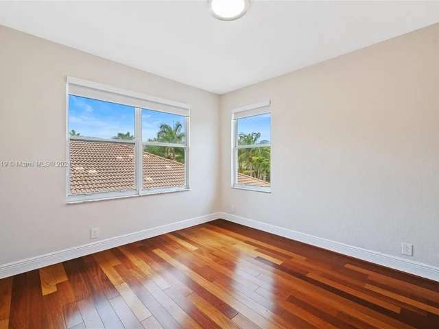 2012 E Harbor View Cir # 2012, Weston FL 33327