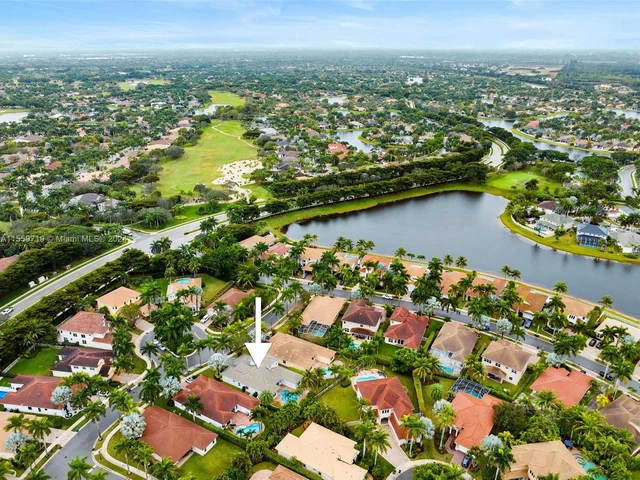 2012 E Harbor View Cir # 2012, Weston FL 33327