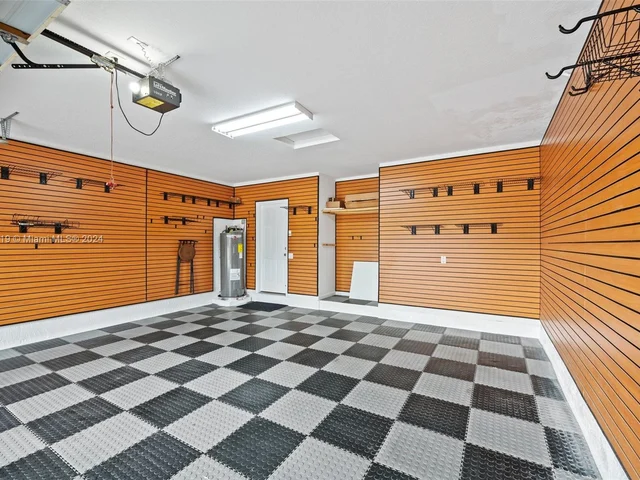 2012 E Harbor View Cir # 2012, Weston FL 33327