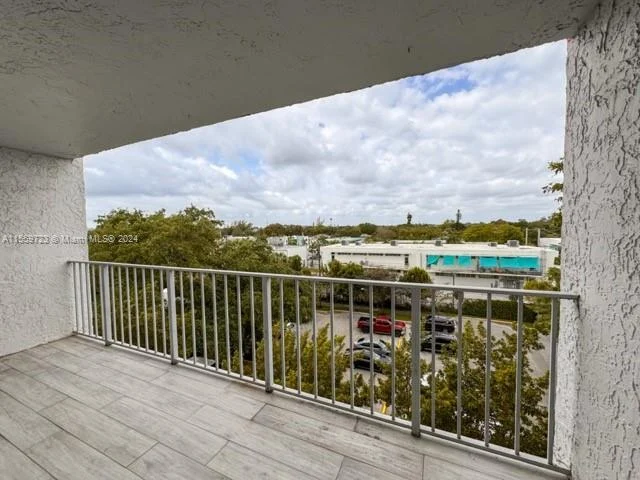 650 NE 64th St # G509, Miami FL 33138