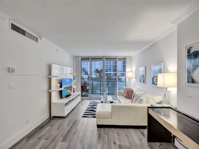 2501 S Ocean Dr # 415, Hollywood FL 33019