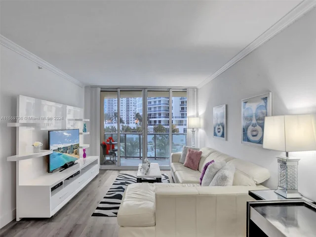 2501 S Ocean Dr # 415, Hollywood FL 33019