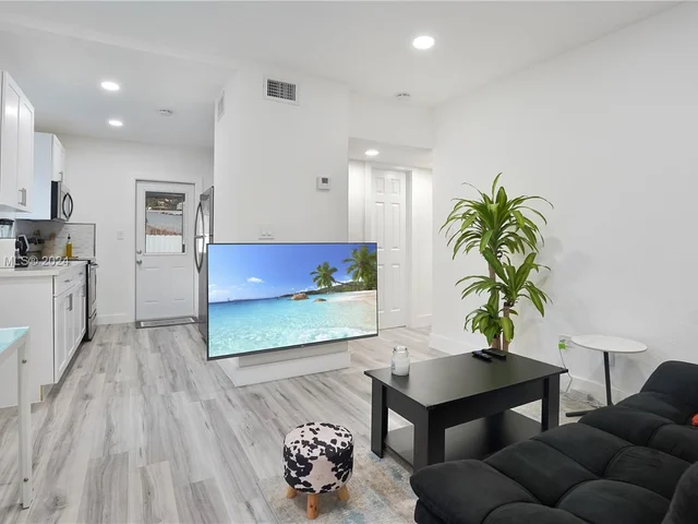 1441 NE 154th Ter, North Miami Beach FL 33162