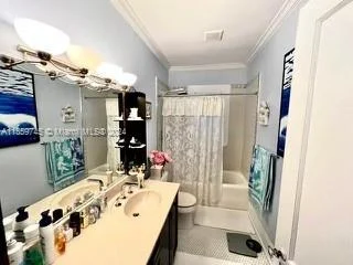 70 SW 18th Ter, Miami FL 33129