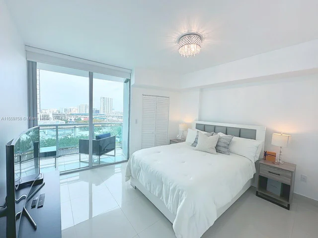 350 S Miami Ave # 1215, Miami FL 33130