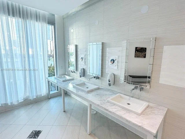 350 S Miami Ave # 1215, Miami FL 33130