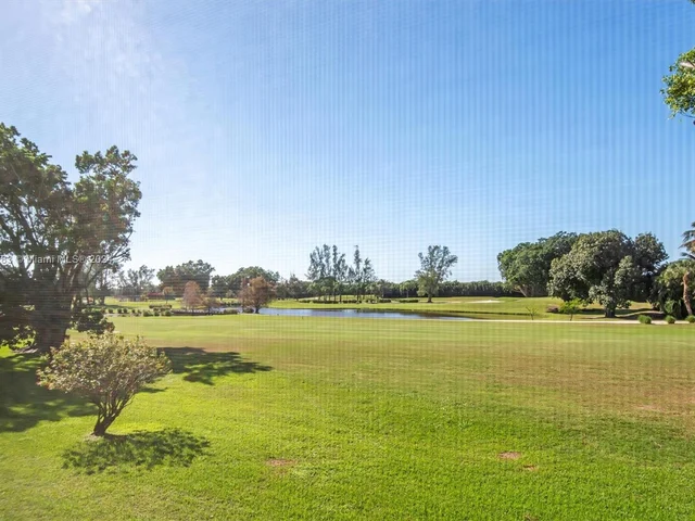 9811 N Hollybrook Lake Dr # 208, Pembroke Pines FL 33025