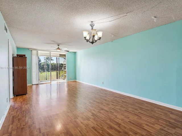 9811 N Hollybrook Lake Dr # 208, Pembroke Pines FL 33025