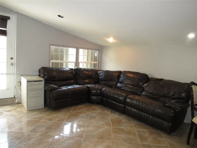 6550 Mckinley St # 0, Hollywood FL 33024