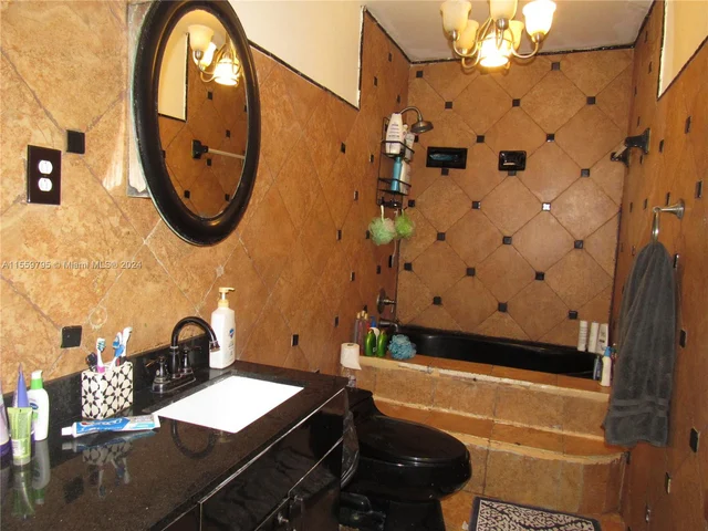 6550 Mckinley St # 0, Hollywood FL 33024