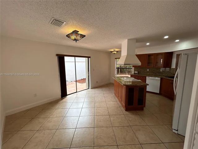 8910 SW 4th Ln, Miami FL 33174