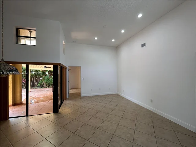 8910 SW 4th Ln, Miami FL 33174