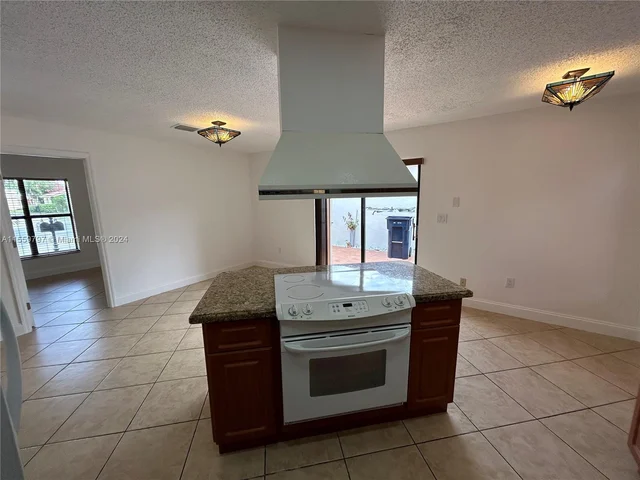 8910 SW 4th Ln, Miami FL 33174