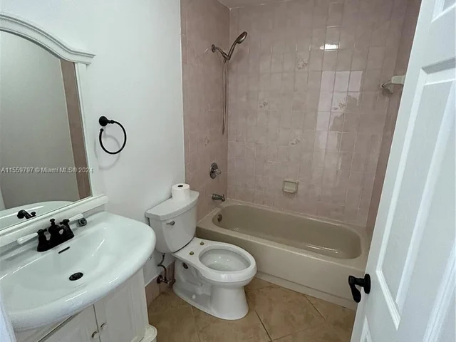 8910 SW 4th Ln, Miami FL 33174