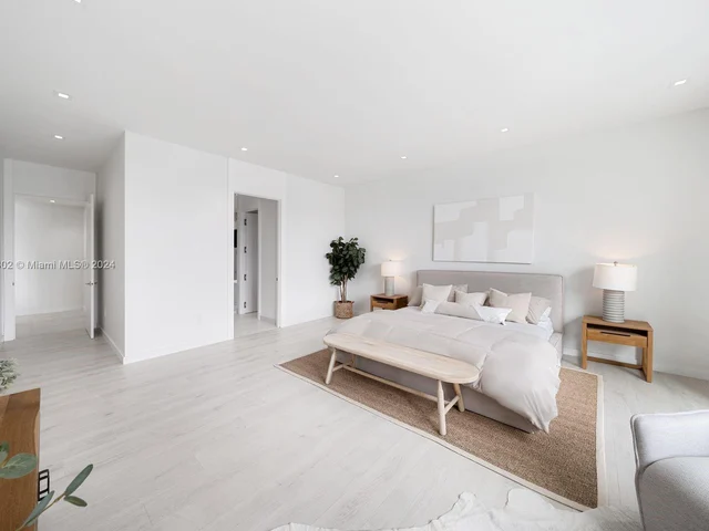 1635 Diplomat Pkwy, Hollywood FL 33019