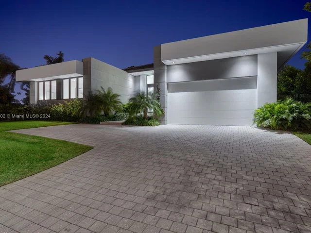 1635 Diplomat Pkwy, Hollywood FL 33019