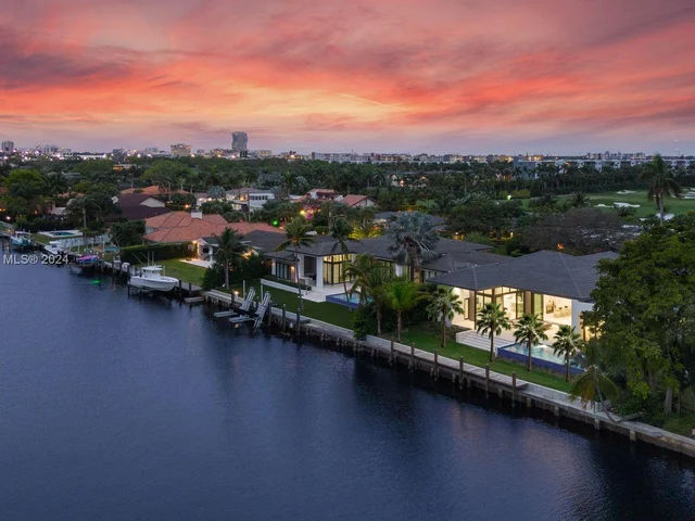 1635 Diplomat Pkwy, Hollywood FL 33019