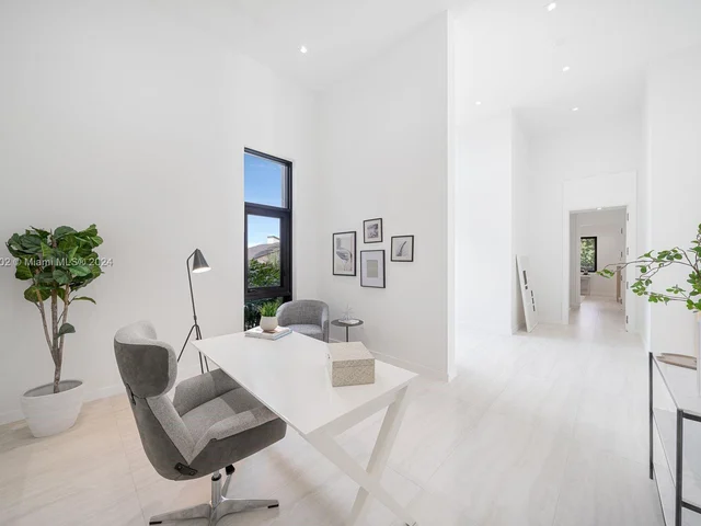 1635 Diplomat Pkwy, Hollywood FL 33019